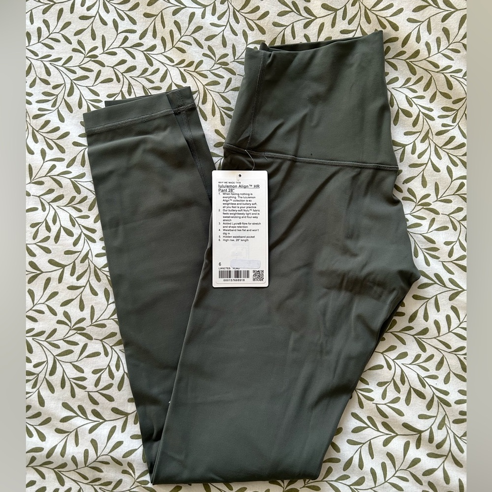 Lululemon Aligns. NWT. Size 6